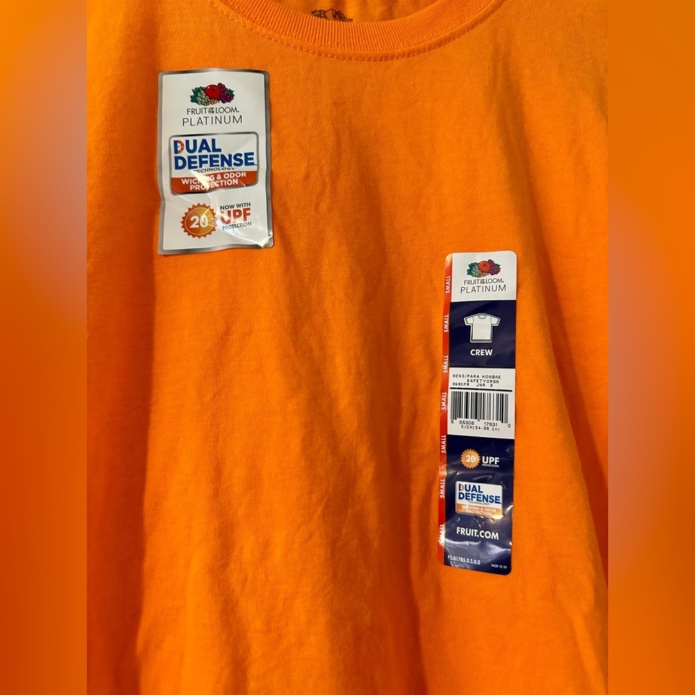 Fruit of the Loom Men’s T Shirt Size Small - NWT​ - Picture 3 of 4
